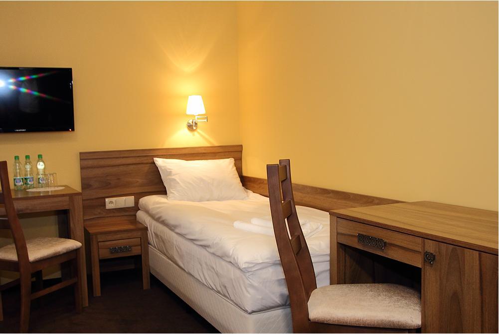Hotel Ambasada Krobia Chambre photo