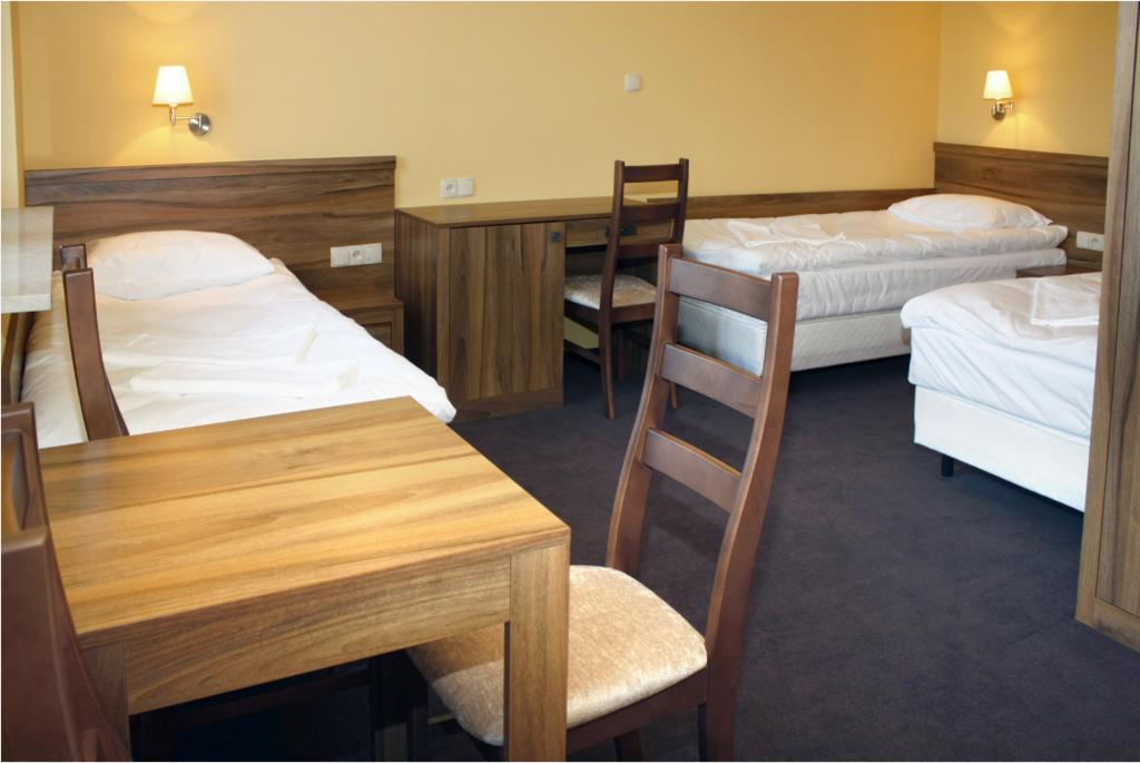 Hotel Ambasada Krobia Chambre photo